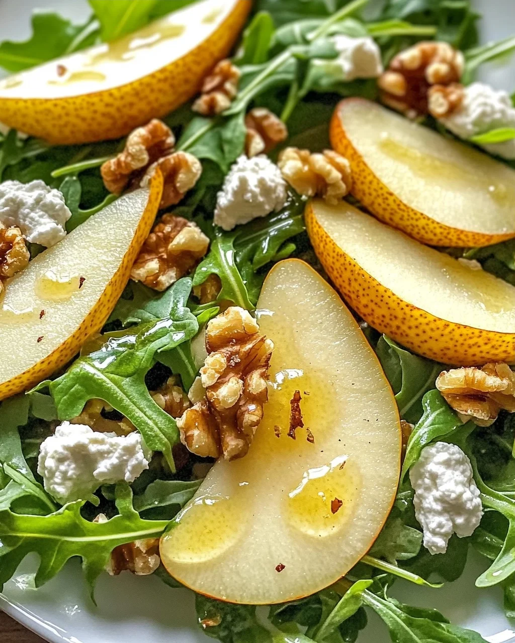 Birnen- und Rucola-Salat mit Honig-Vinaigrette genießen