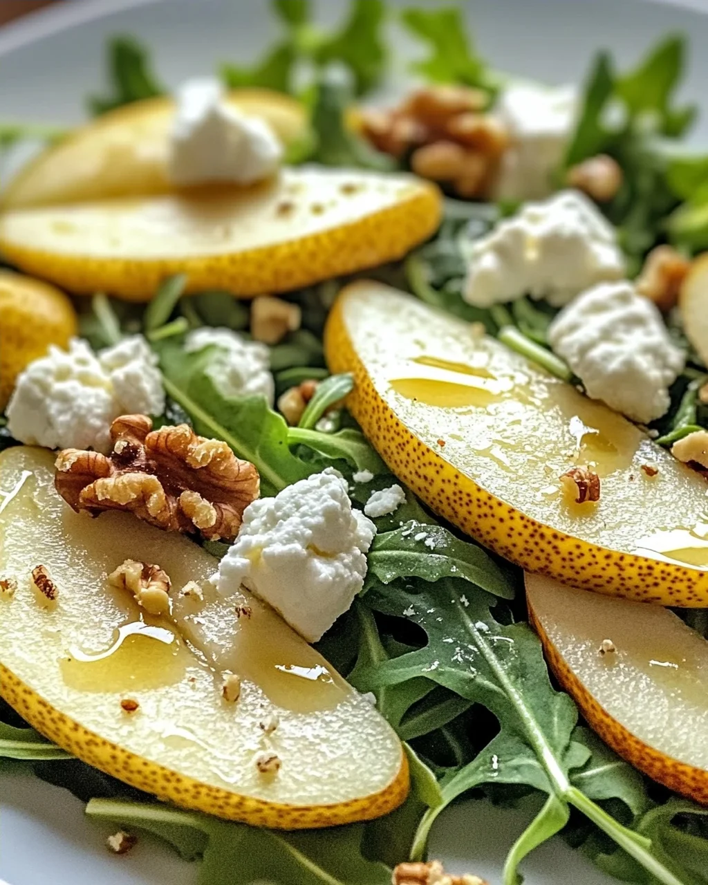 Birnen- und Rucola-Salat mit Honig-Vinaigrette genießen