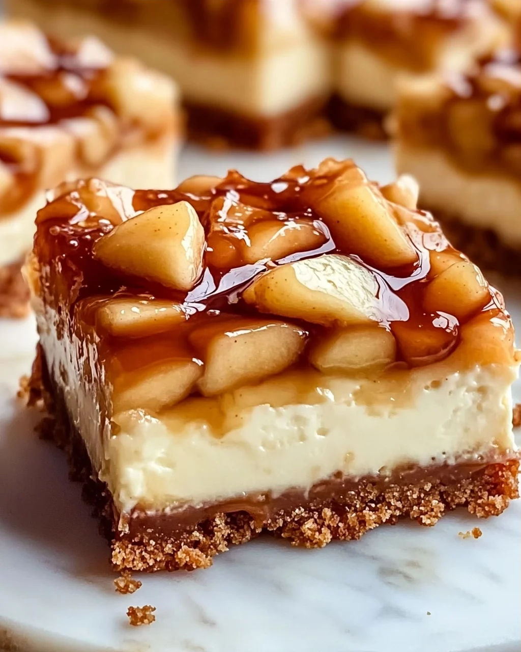 Himmlische Karamell Apfel Cheesecake Bars